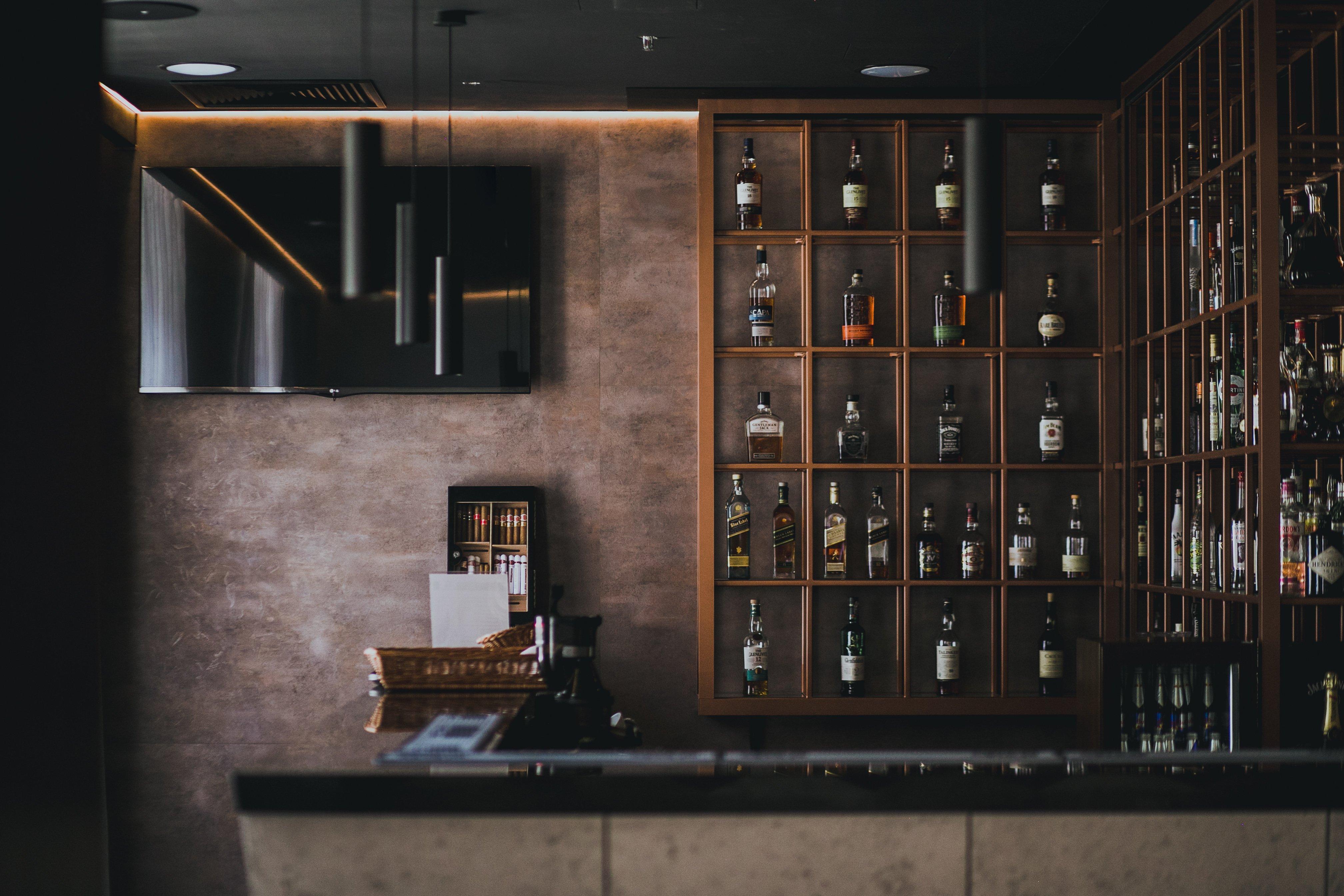 홀리데이 인 크라쿠프 시티 센터 외부 사진 The bar at the restaurant