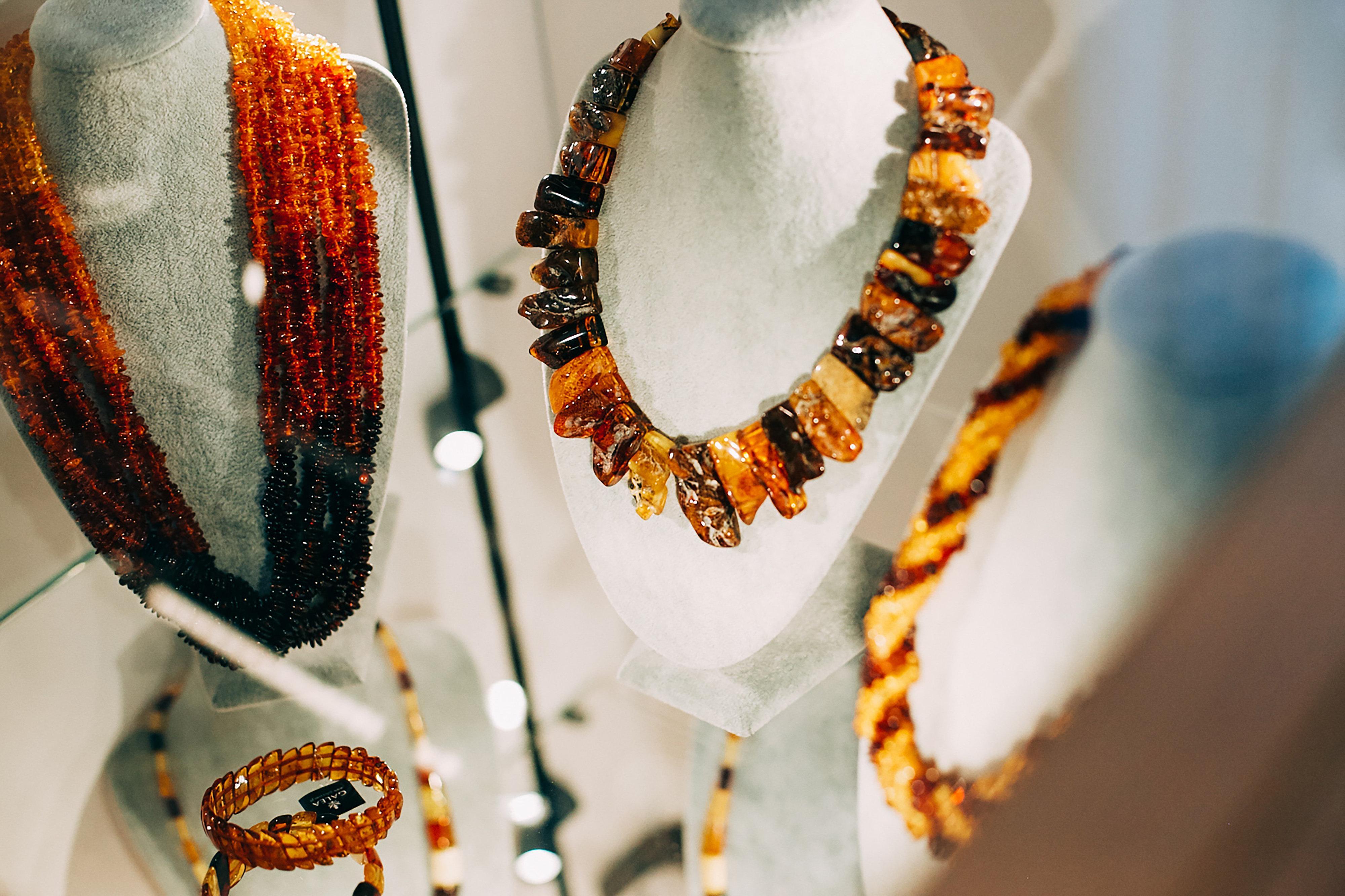 홀리데이 인 크라쿠프 시티 센터 외부 사진 Amber jewellery