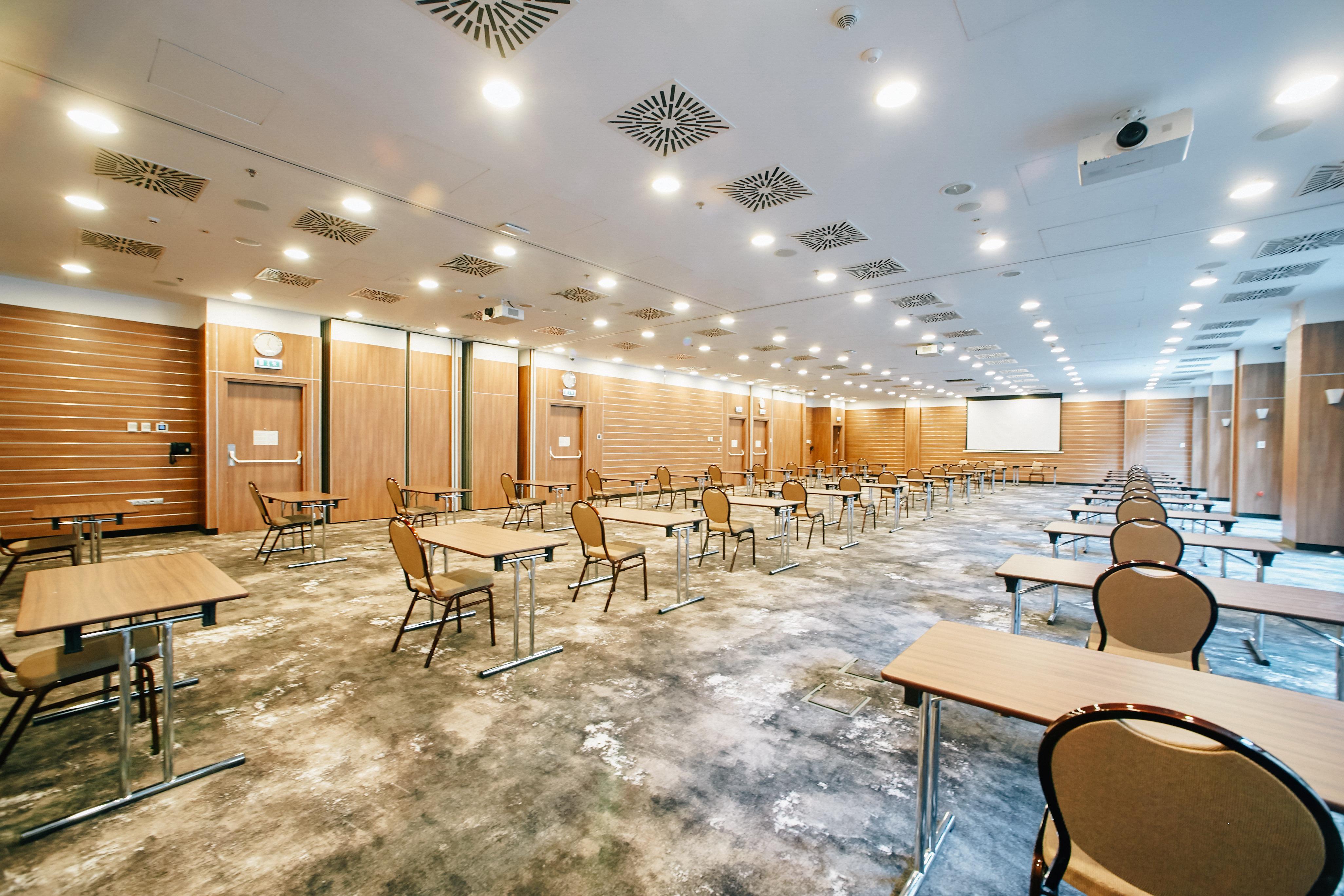 홀리데이 인 크라쿠프 시티 센터 외부 사진 The main conference room