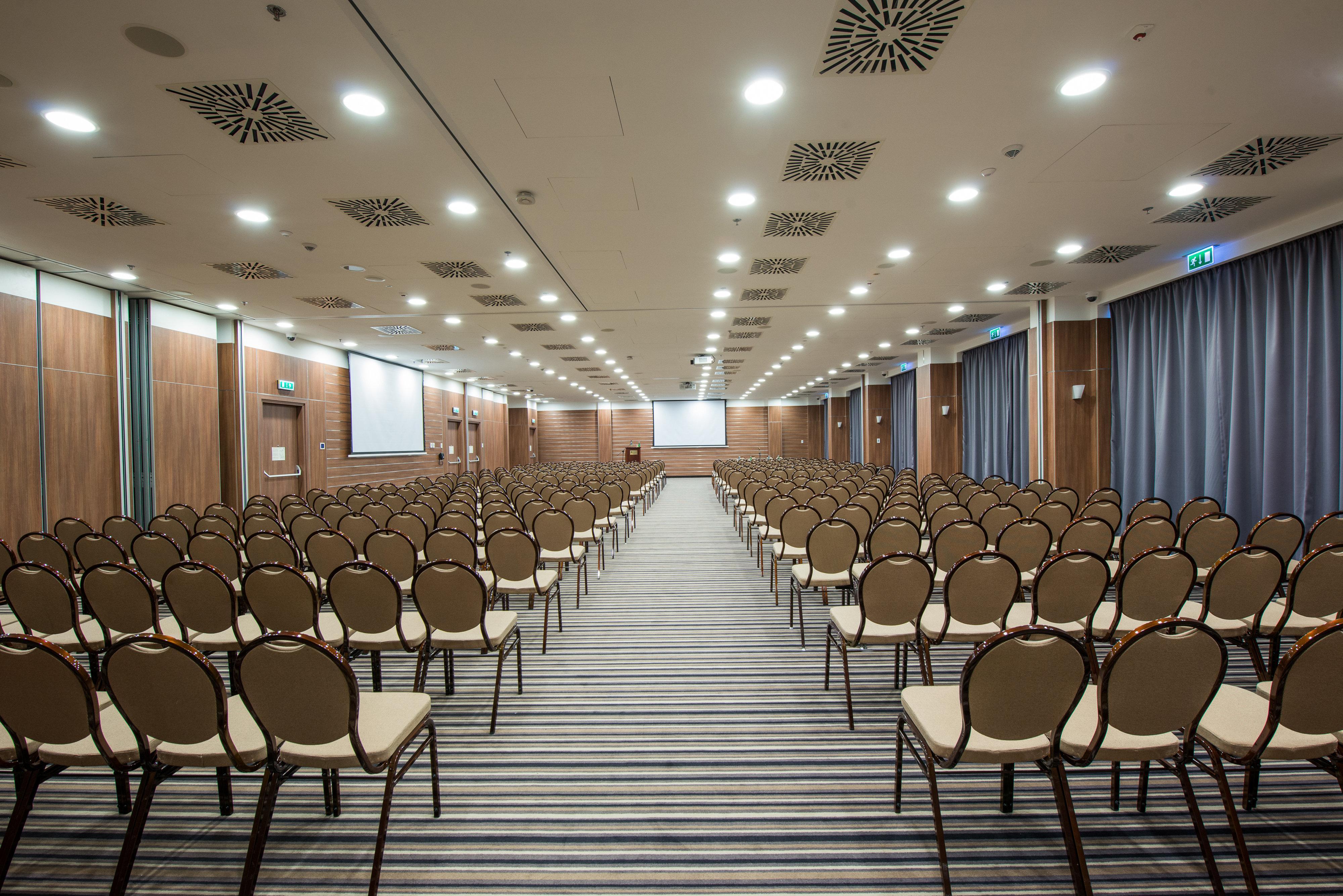 홀리데이 인 크라쿠프 시티 센터 외부 사진 The main conference room