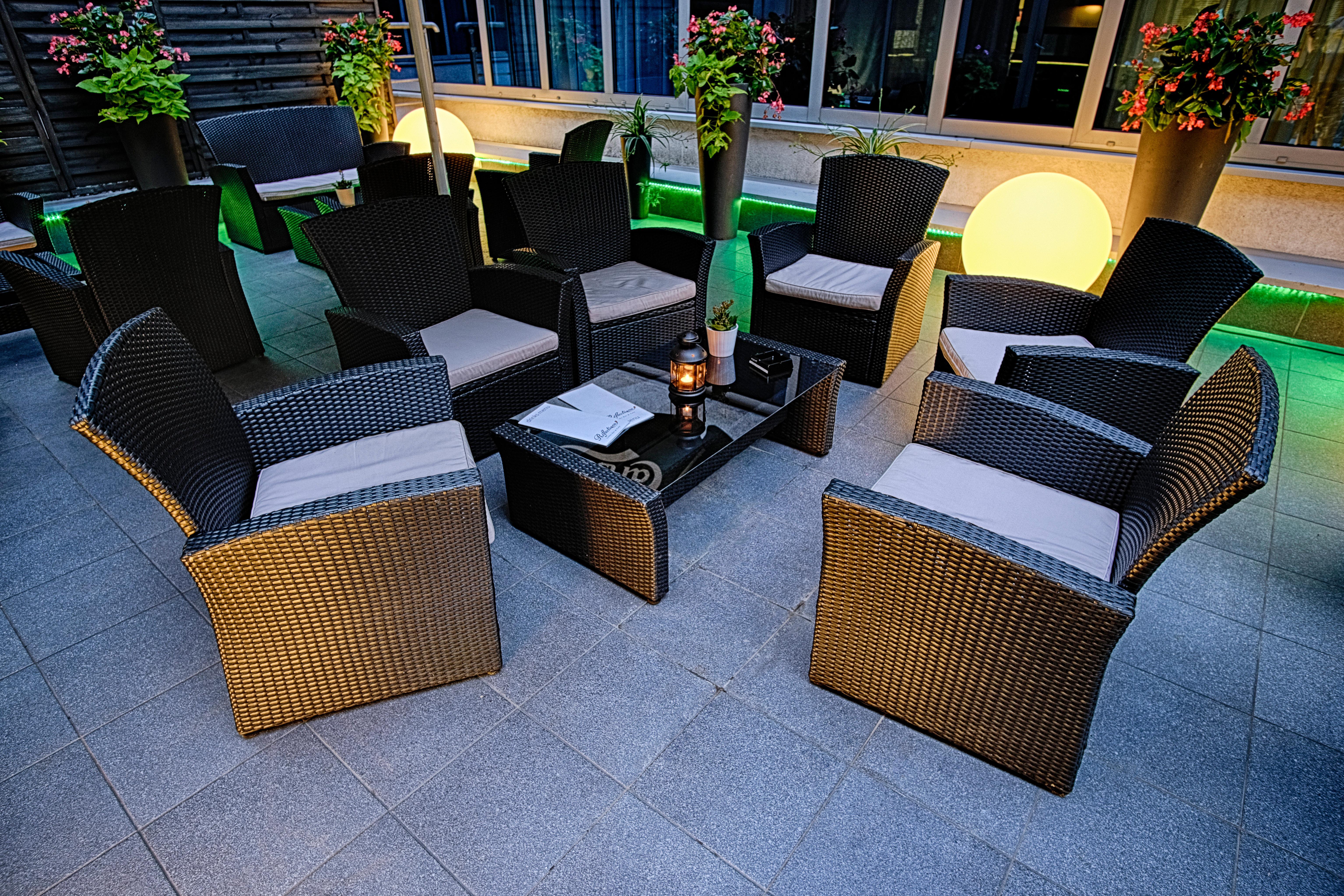 홀리데이 인 크라쿠프 시티 센터 외부 사진 Outdoor furniture