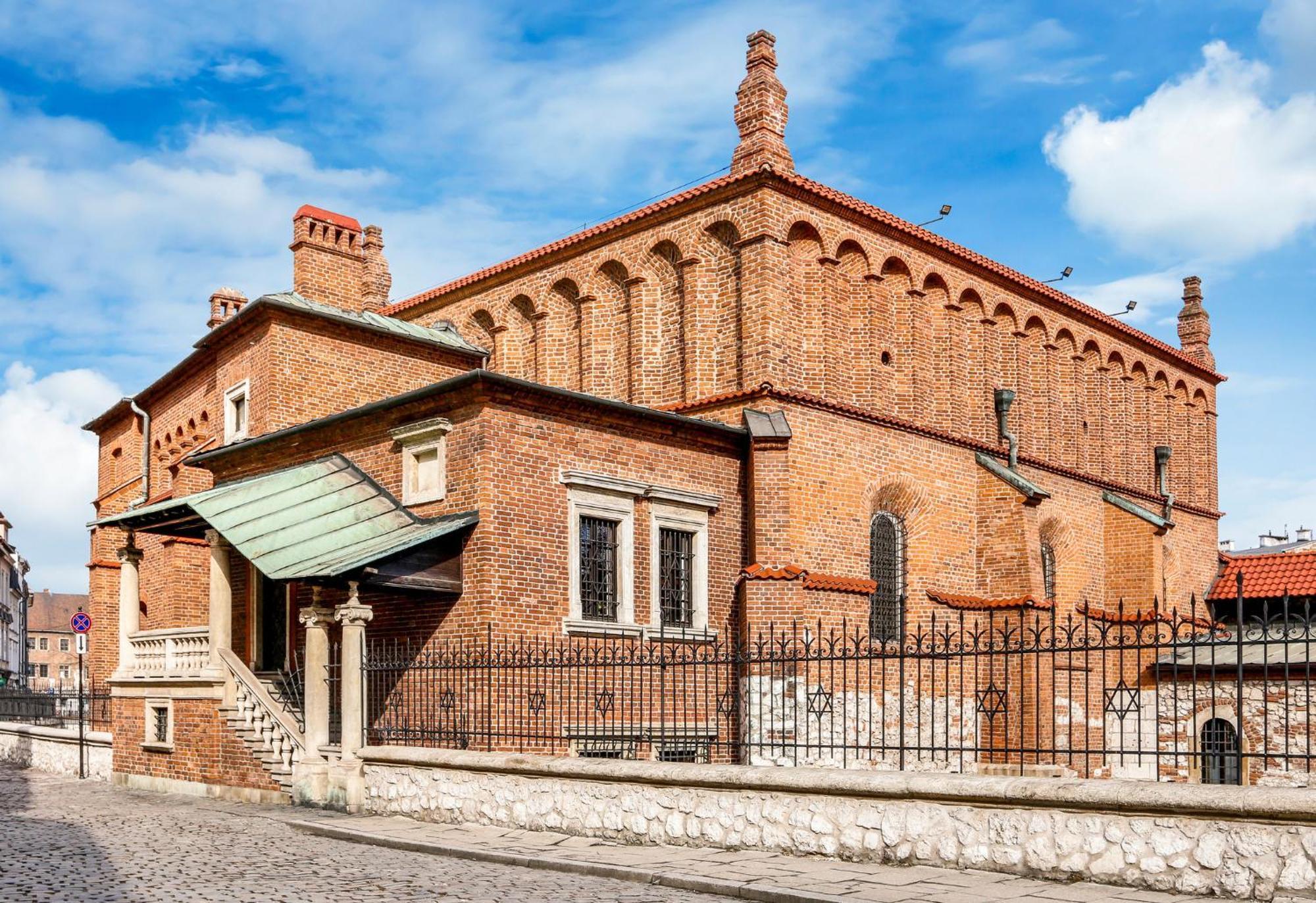 홀리데이 인 크라쿠프 시티 센터 외부 사진 The Church of the Holy Apostles